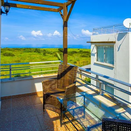Luxury Penthouse By The Sea *